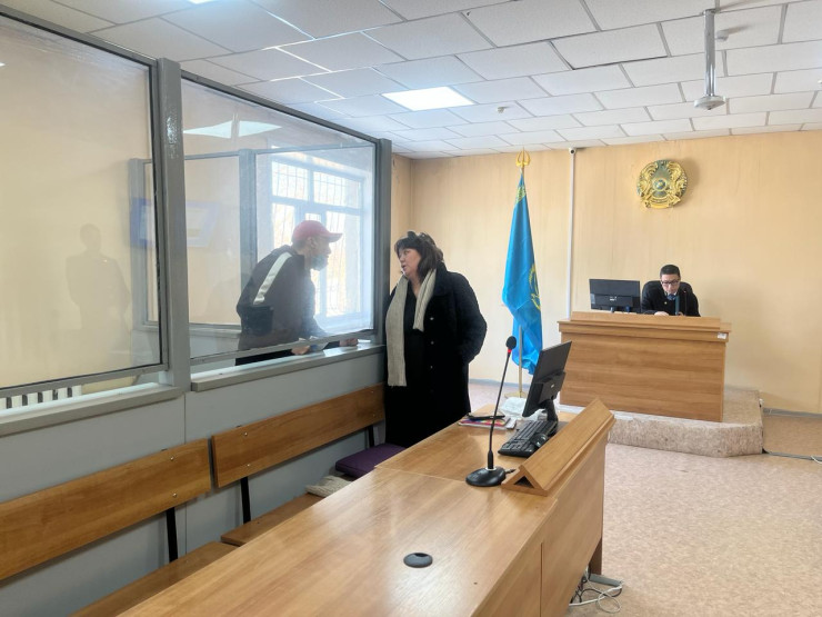 Үлкен қатты жұдырық