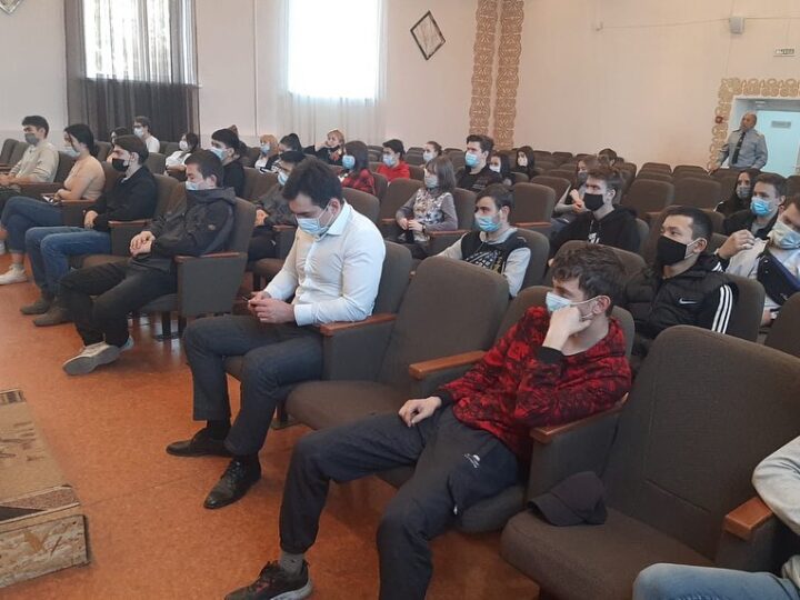 Қарағанды қаласының “Қарағанды индустриалды-технологиялық колледжі” КММ студенттері арасында екпе туралы кездесу өтті
