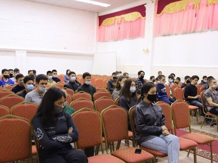 Қарағанды қаласының «Қарағанды техника-құрылыс колледжі» студенттері арасында екпе туралы кездесу өтті