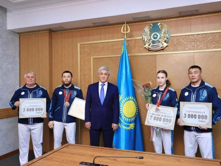 Ермағанбет Бөлекпаев Паралимпиаданың қола жүлдегерлерін құттықтады