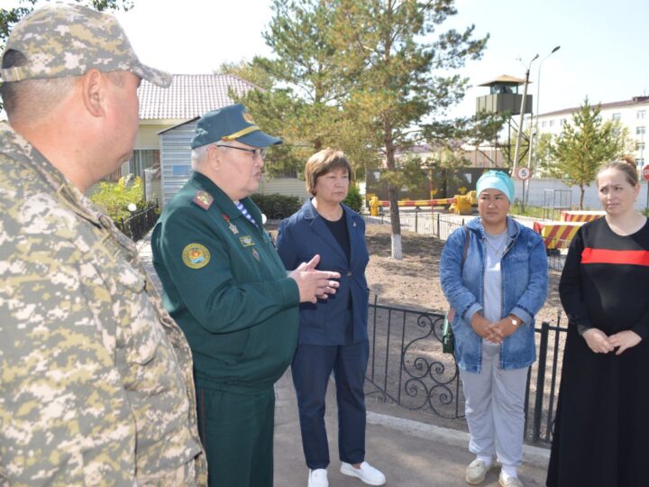 Қарағандыда көп балалы аналар әскери бөлімді аралады