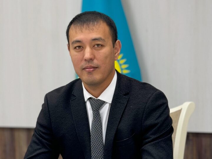 Мемлекеттік қызметшілердің әдебі мен  құқығы заңмен реттеледі
