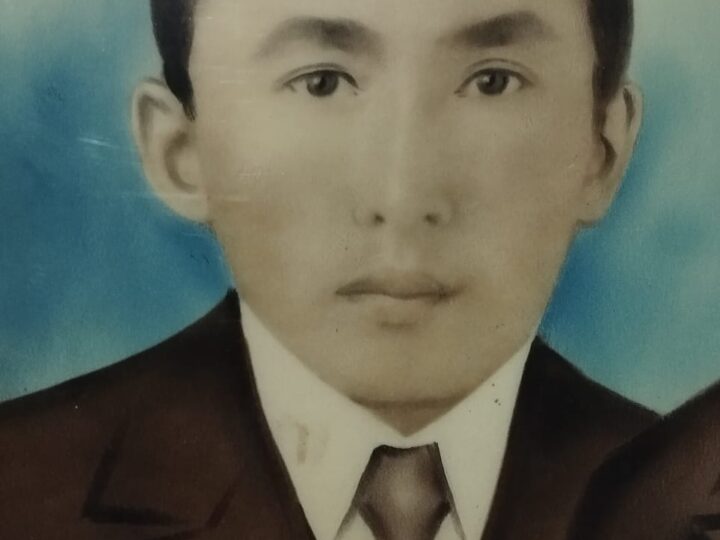 Әкеге қарап ұл өсер