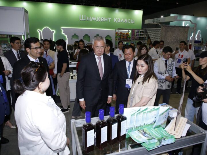 Серік Жұманғарин Ulttyq ónim – 2025 атты отандық өндірушілер көрмесін ашты