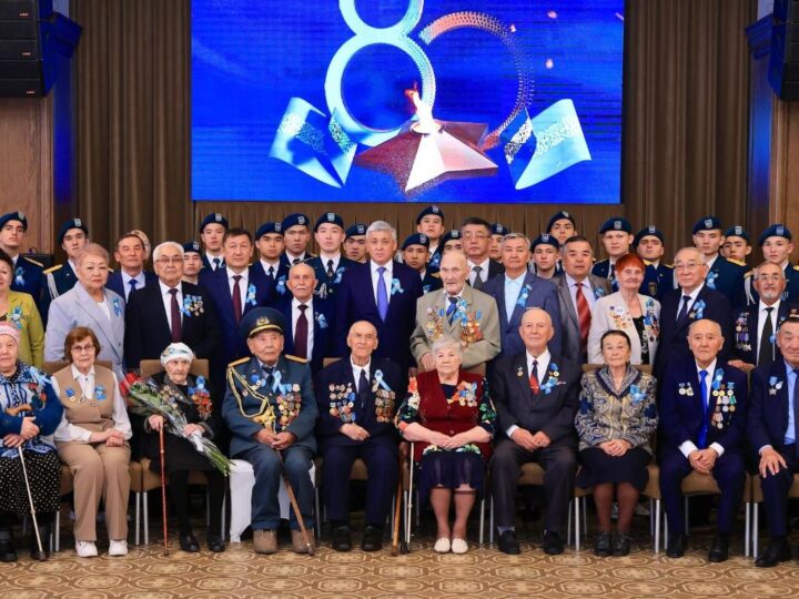 Ермағанбет Бөлекпаев соғыс ардагерлерін келе жатқан Жеңістің мерейтойымен құттықтады