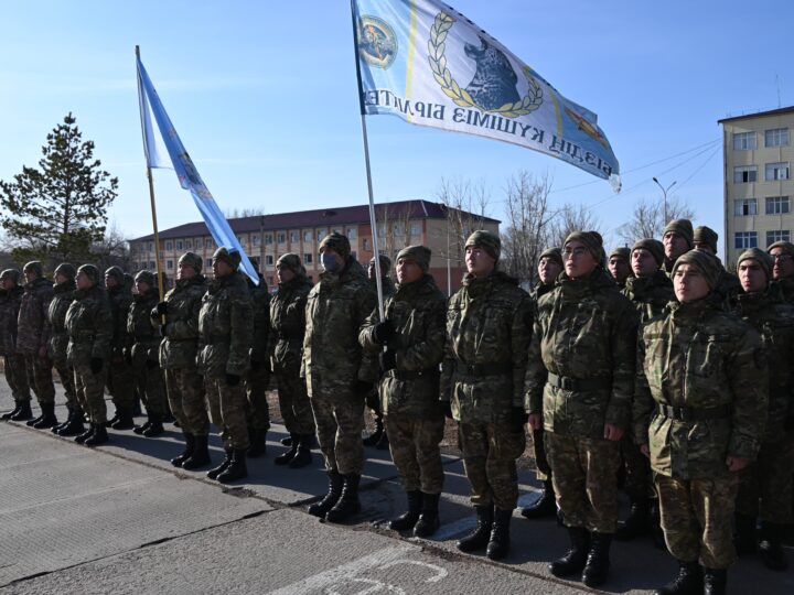 «Батырлар мұрасы» онкүндігі: Қарағандыда гүл қою рәсімі өтті