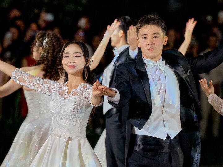 Студенттер балы