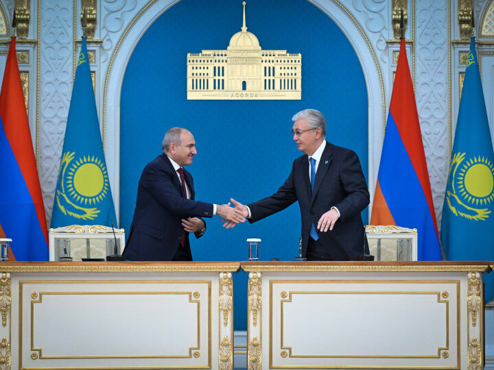Қасым-Жомарт Тоқаев пен Никол Пашинян БАҚ өкілдеріне арналған брифинг өткізді
