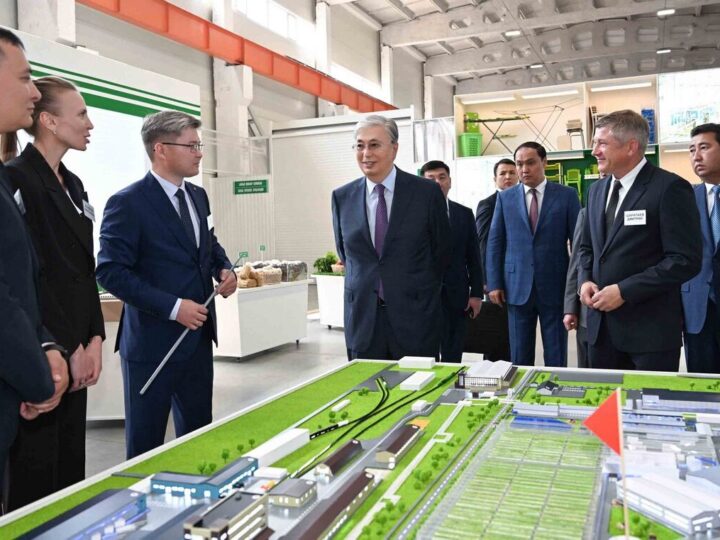 ЖҮЙЕЛІЛІК, АУҚЫМДЫЛЫҚ, КЕЗЕҢДІЛІК: СЕНАТ ТӨРАҒАСЫ ПРЕЗИДЕНТ ТОҚАЕВТЫҢ ӨҢІРЛІК РЕФОРМАЛАРЫНЫҢ ҮШ БАСТЫ ҚАҒИДАСЫ ТУРАЛЫ АЙТТЫ