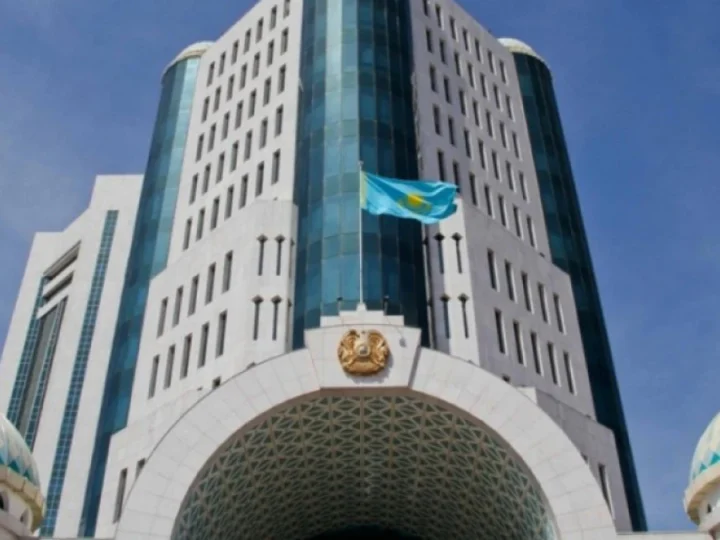 ЛГБТ насихатына тыйым: Сенат заңды бірінші оқылымда мақұлдады