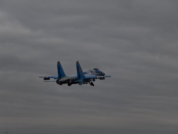 Әскери ұшқыштар оқу-жаттығу ұшуларын даңқты қолбасшы Бауыржан Момышұлына арнады