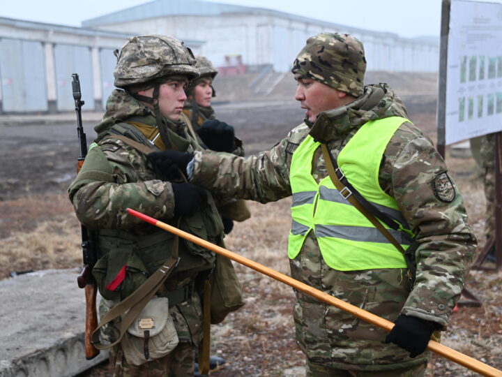 Әскери бөлімде қысқы оқу жылына дайындық сабақтары өткізілді