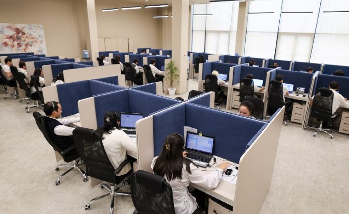 Байланыс орталығына азаматтардан 135,5 мың өтініш келіп түсті: Олжас Бектенов салық реформасы бойынша түсіндіру жұмыстарының барысымен танысты