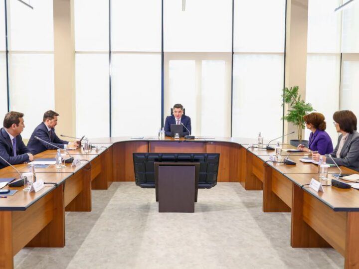 «Цифрлық ҚҚС» және ҚҚС бойынша декларацияны автоматты түрде алдын ала толтыру: Олжас Бектенов салықтық әкімшілендіру бойынша кеңес өткізді