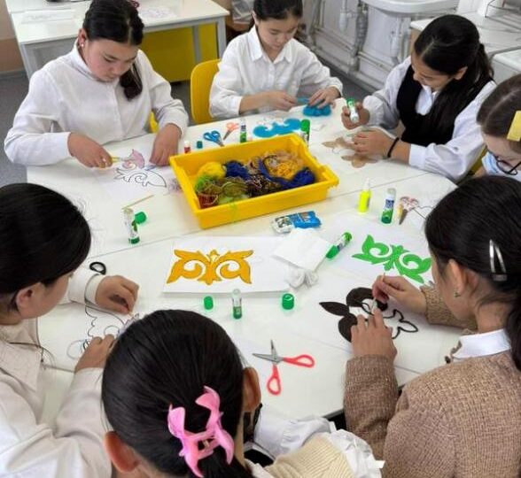 Таза болашақ – бүгіннен басталады: Қарағанды облысының ЖРО мамандары оқушыларға экодәріс өткізді