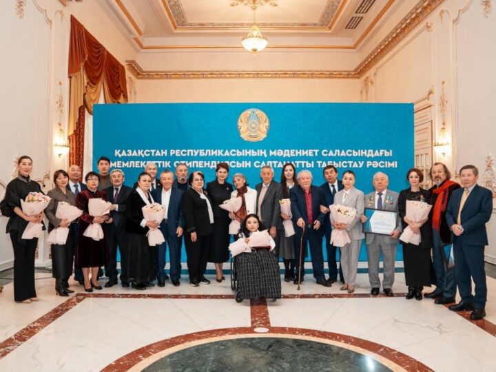 Ұлт сөзін ұлықтағандар марапат төрінде