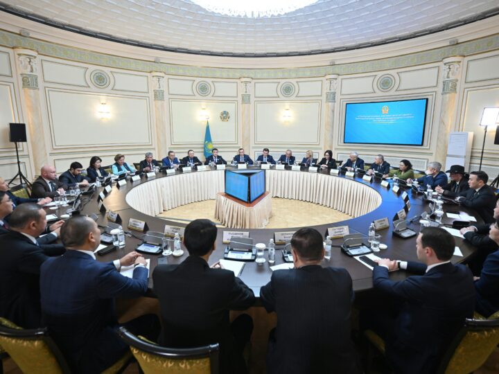 МӘУЛЕН ӘШІМБАЕВ: КОНСТИТУЦИЯ БОЙЫНША РЕФЕРЕНДУМ – САЯСИ ЖҮЙЕНІ ДЕМОКРАТИЯЛАНДЫРУ ЖОЛЫНДАҒЫ МАҢЫЗДЫ ҚАДАМ