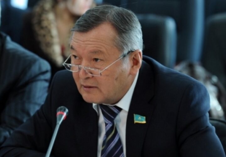 Белгілі заңгер зиянды өтеу құқығын тікелей Конституцияда бекіту туралы ұсынысты қолдады