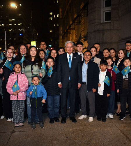 Мемлекет басшысы Вашингтонда отандастарымызбен кездесті