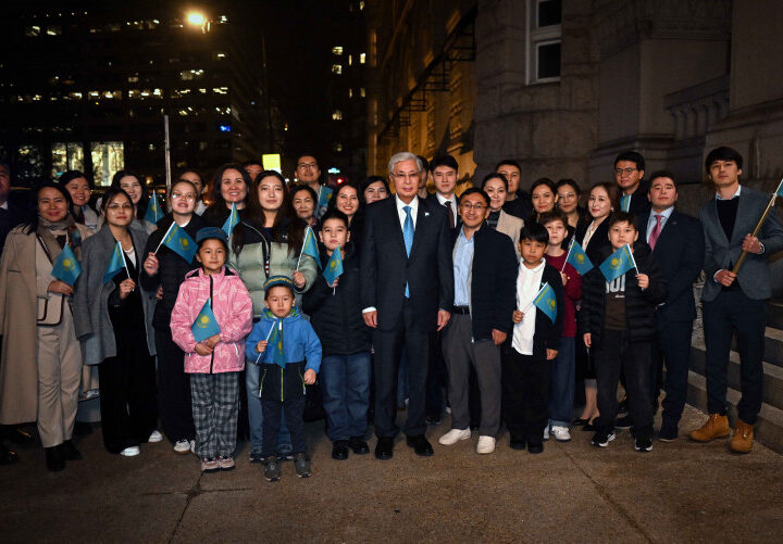 Мемлекет басшысы Вашингтонда отандастарымызбен кездесті