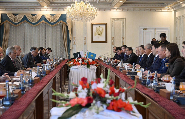 Мемлекет басшысы Пәкістан Премьер-министрі Шахбаз Шарифпен келіссөз жүргізді