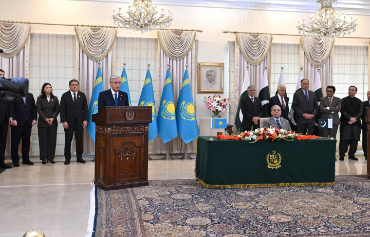 Мемлекет басшысы Пәкістан Премьер-министрі Шахбаз Шарифпен жүргізген келіссөздерінің қорытындысы бойынша БАҚ өкілдерінің алдында сөз сөйледі