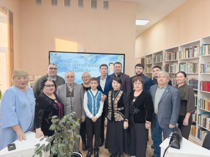 Арқа айтысының ақбозы