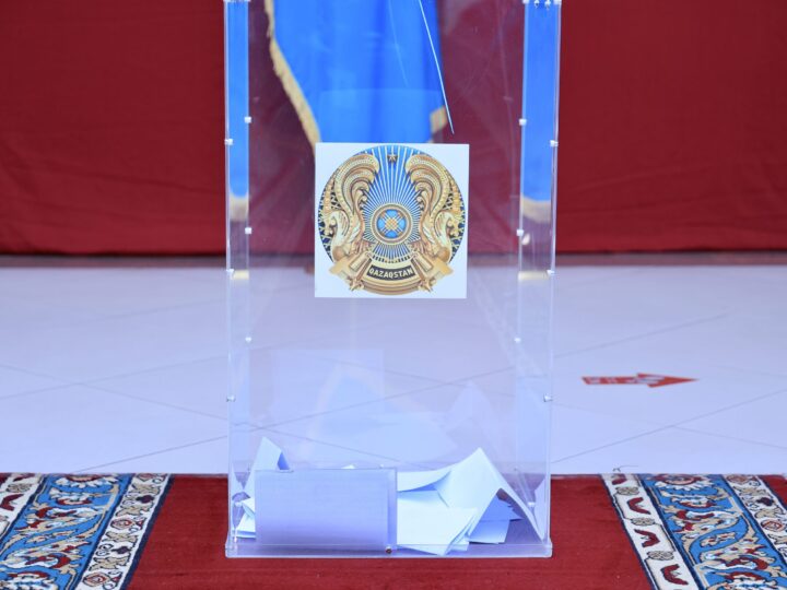 Елде референдум бойынша дауыс беру аяқталды