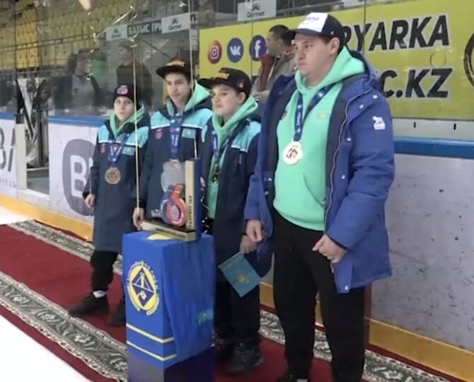 Қарағандылық жас хоккейшілер Квебектен алтынмен оралды
