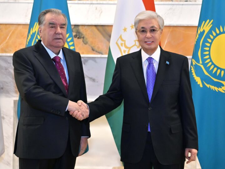 Мемлекет басшысы Тәжікстан Президенті Эмомали Рахмонмен кездесу өткізді