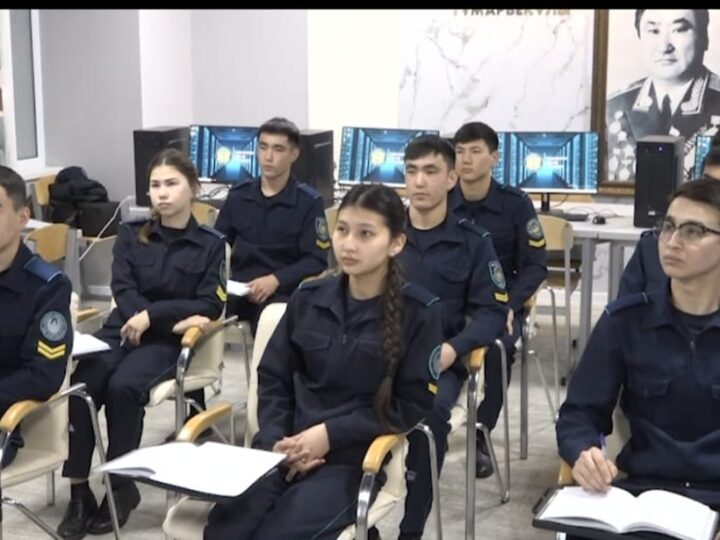 Курсанттар дрон басқаруды меңгеруде