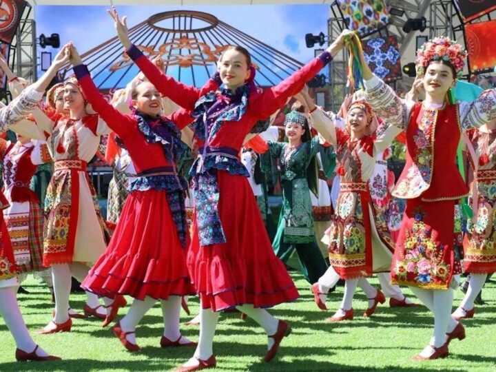 Үш бірдей мереке