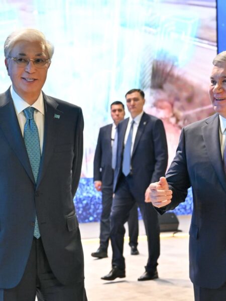 Қазақстан мен Өзбекстан президенттері жасанды интеллект хакатонына барды