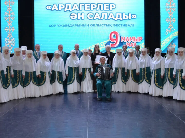 Ардагерлер ән салады