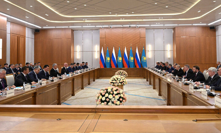 Қазақстан мен Ресей президенттері кеңейтілген құрамда келіссөз жүргізді