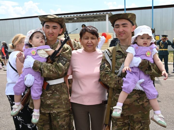 Жас сарбаздар әскери ант қабылдады