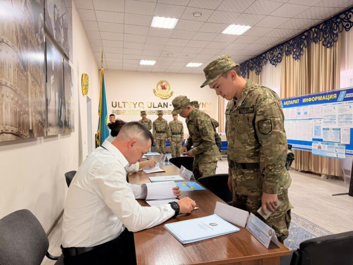 Қарағандылық ұландықтар Құрылтай сайлауында алғашқылардың бірі болып дауыс берді